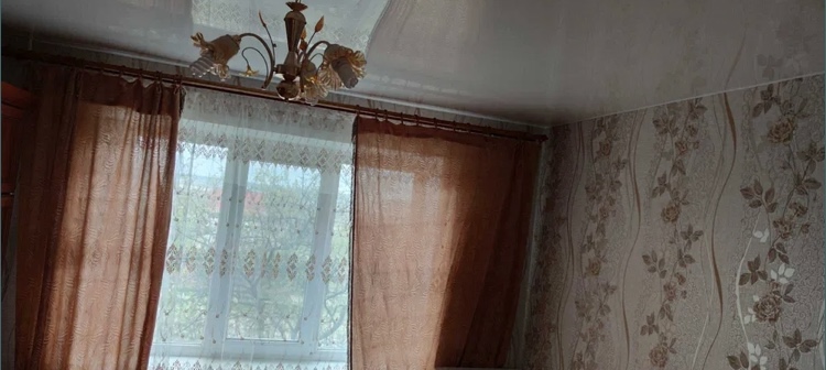 Продается небольшая 1к квартира на квартале Молодежный от СОБСТВЕННИКА. Этаж 3/5. Не угловая. 🔹Общая площадь 18 кв.м. 🔹Окна м/п 🔹Квартира с ремонтом, мебелью и бытовой техникой (стиральная машина, бойлер, комбинированная печь). Состояние: заходи и живи 🔹 к продаже 🔹Продажа без доверенности, без прописанных ,б...