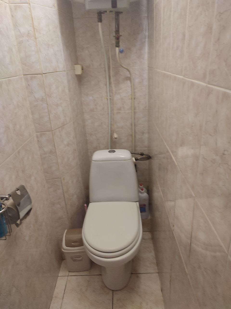 Продам 2-х комнатную квартиру улица Тульская , город Луганск, 3/5 эт., пл. 45 кв.м., кухня 6 кв.м., комнаты изолированные, хорошее жилое состояние, окна м/п, с/у раздельный, есть кладовая, балкон застеклен и утеплен, хорошее расположение, в шаговой доступности остановка, магазины, аптеки. Цена 5 300 000 руб. ...